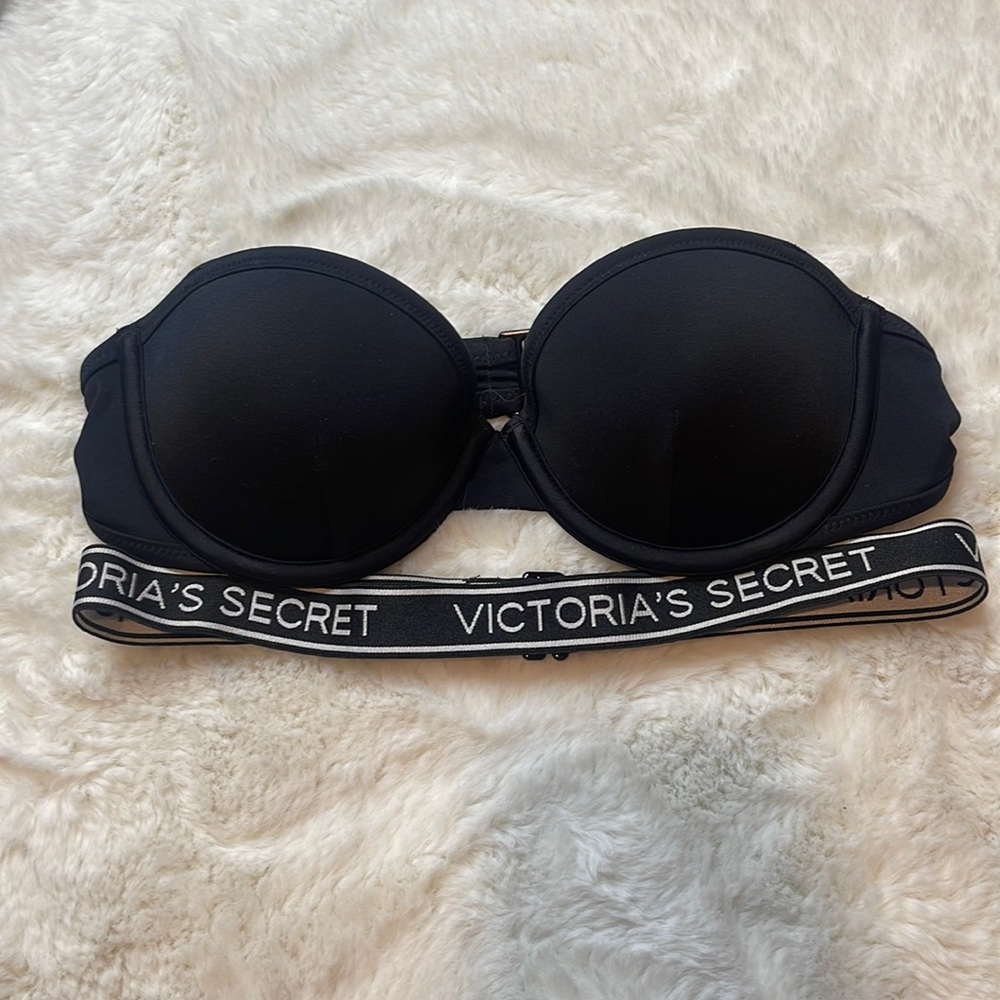 Victoria’s Secret bikini top - SIZE: 32B